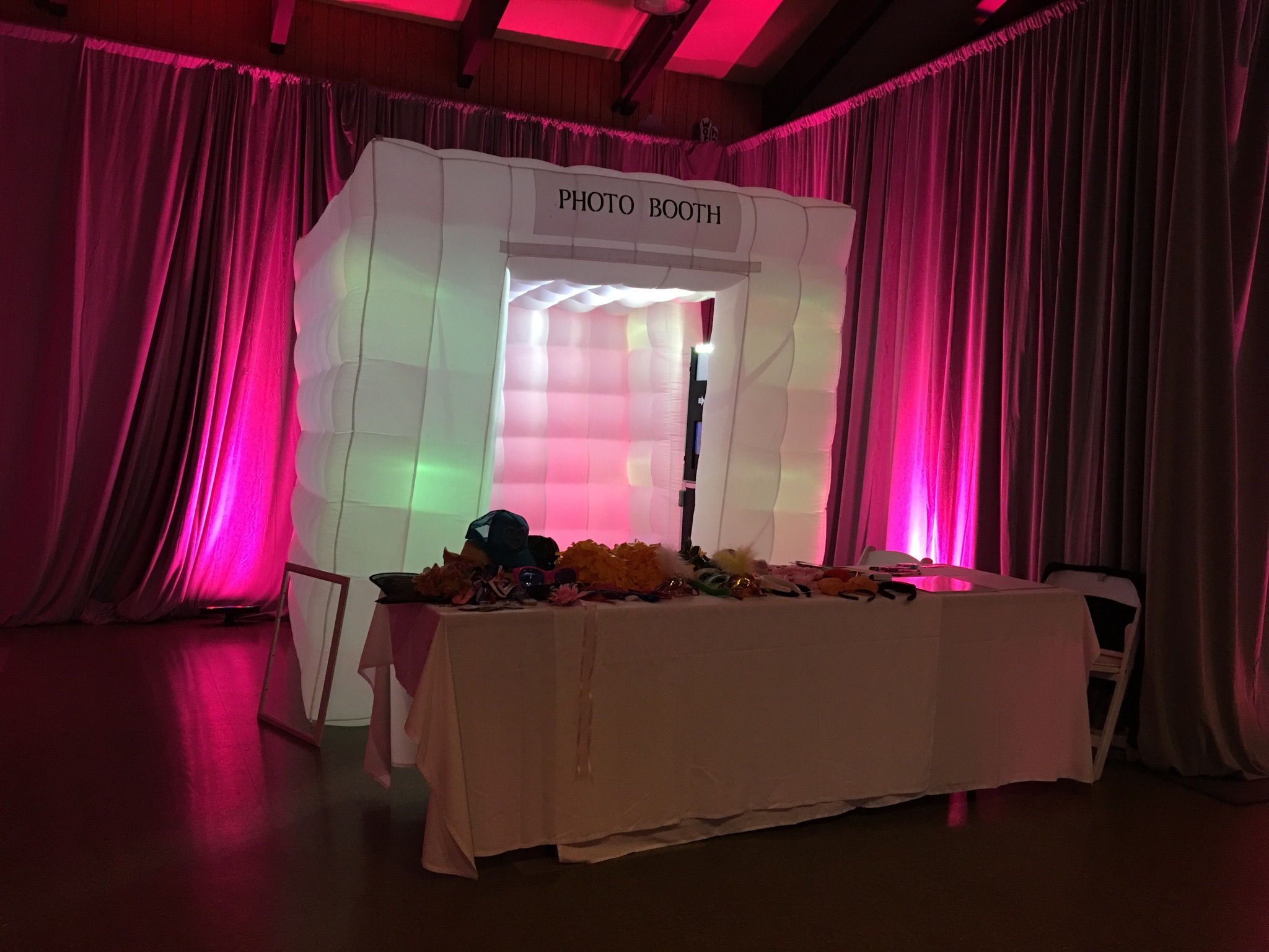 Photo Booth (White Inflatable) 